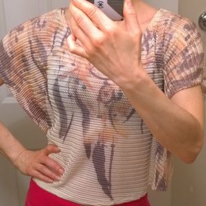 Bamboo  Flowers Top, Flutter sleeves, NWOT